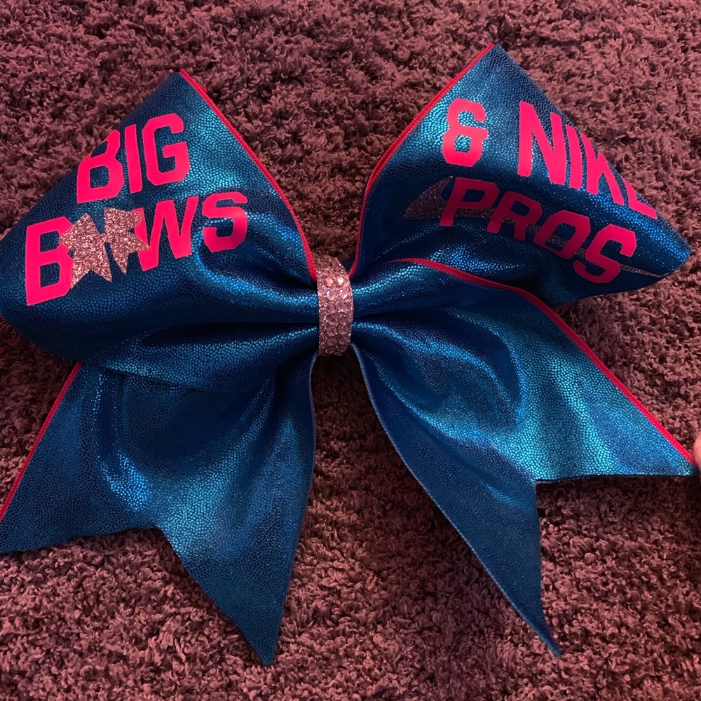 Cheerleading bow!!